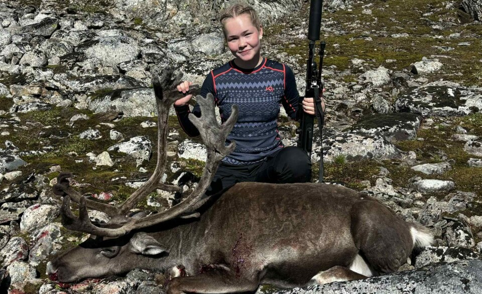 Vilde Tjøstheim (16) fekk storfangst på sitt første skot