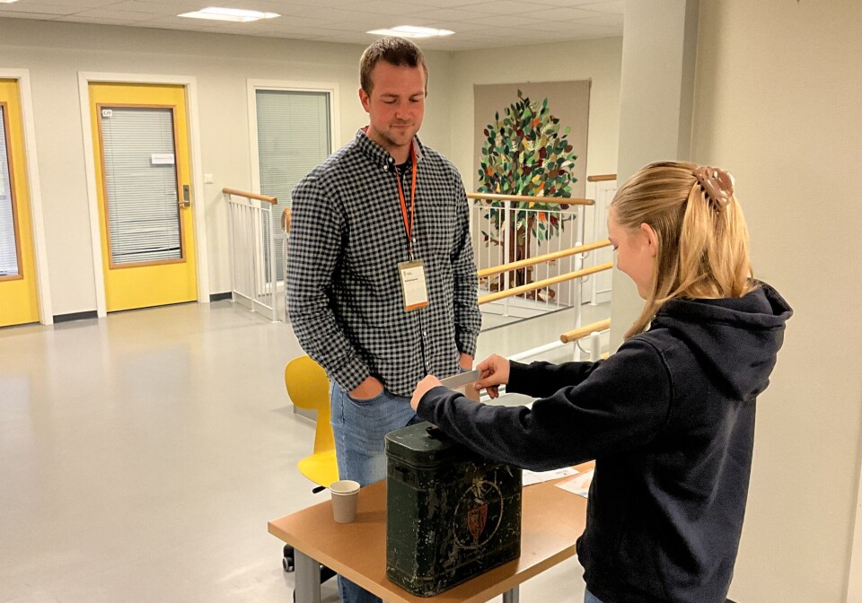 Slik gjekk det då elevane på Sand skule fekk stemma