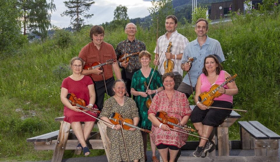 Suldal spelemannslag og From Hallingdal with love kjem til Folk på fredag 17. oktober