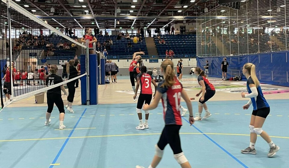 – Velkomen til serieopning i 3. divisjon for IL Sand volleyball